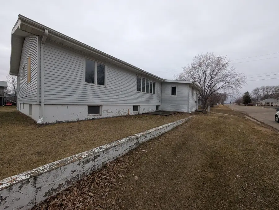 511 Seaton St., Glenburn, ND 58740-0000 - #2