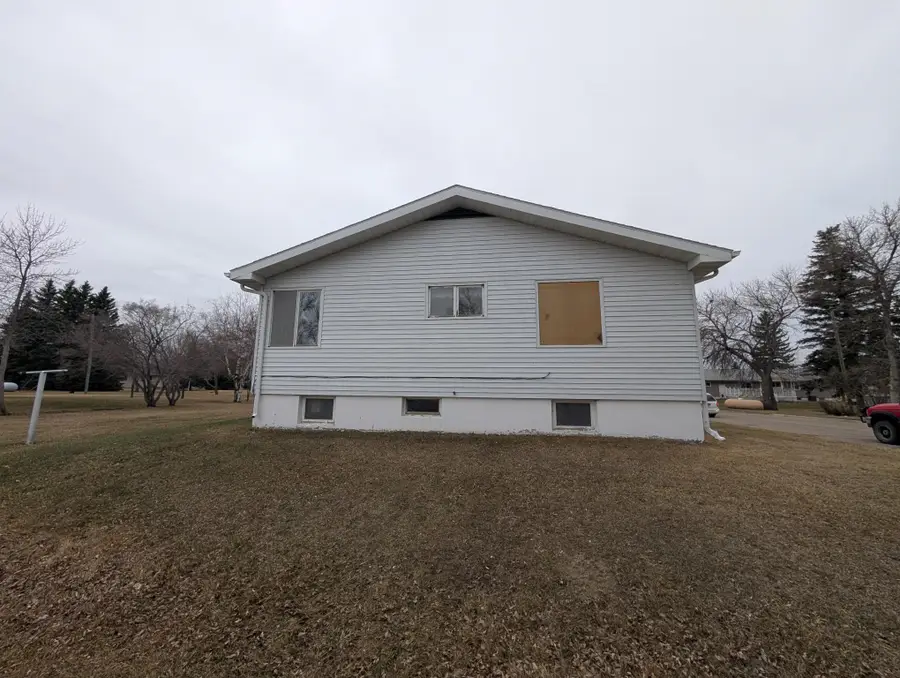 511 Seaton St., Glenburn, ND 58740-0000 - #3