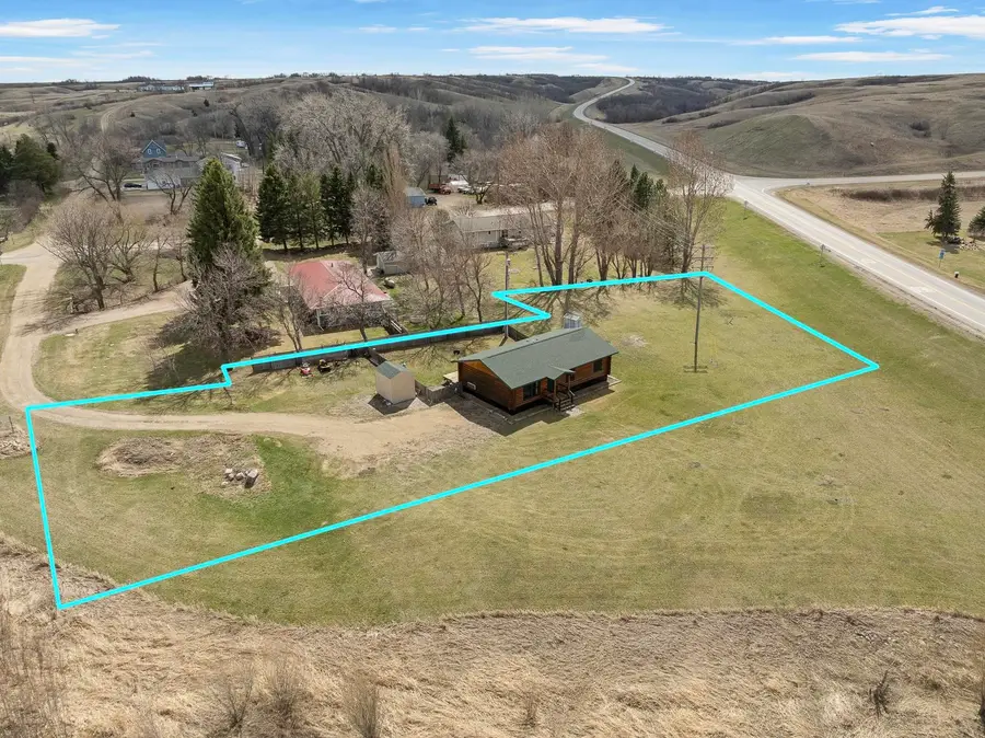 415 3rd St W, Carpio, ND 58725 - #2