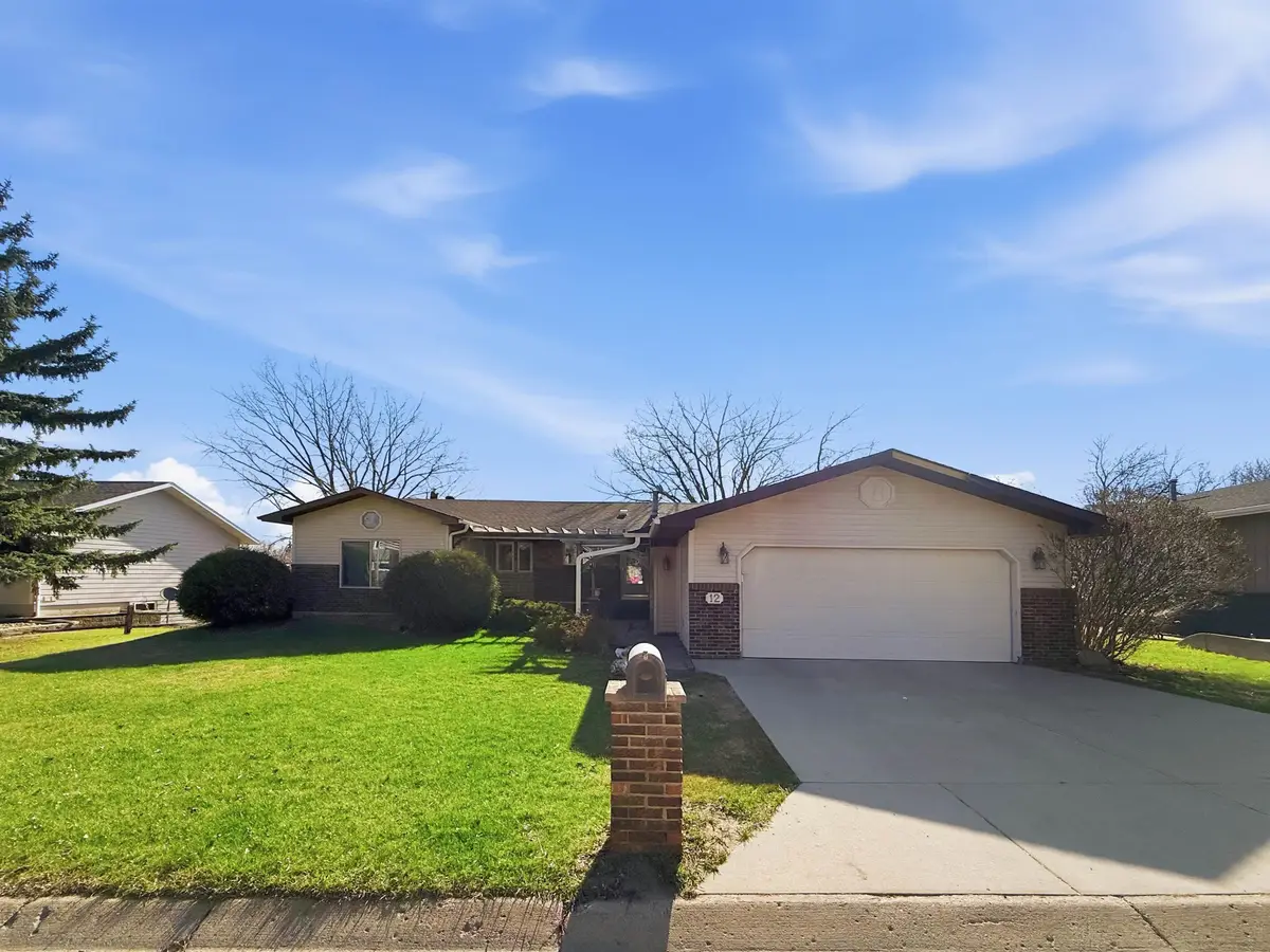 12 Glacial Ct, Minot, ND 58703 - #1