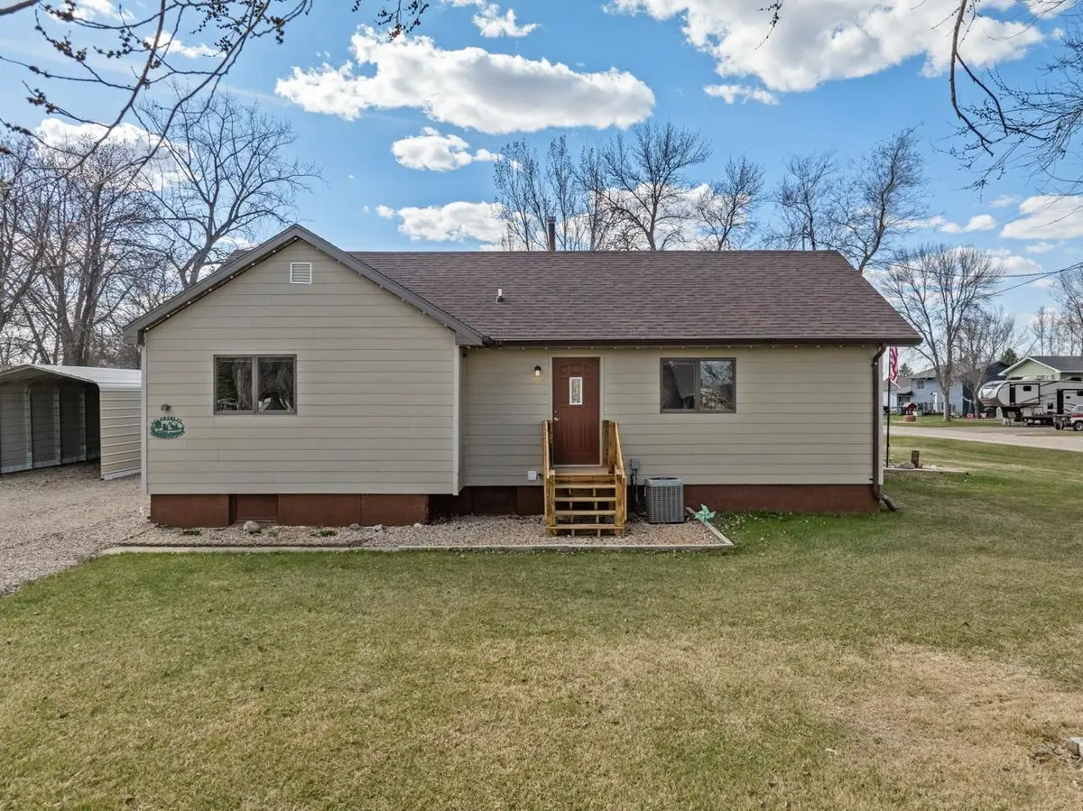 304 owens st, Des Lacs, ND 58733 - #1