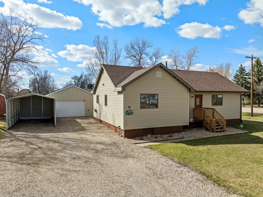 304 owens st, Des Lacs, ND 58733 - #2