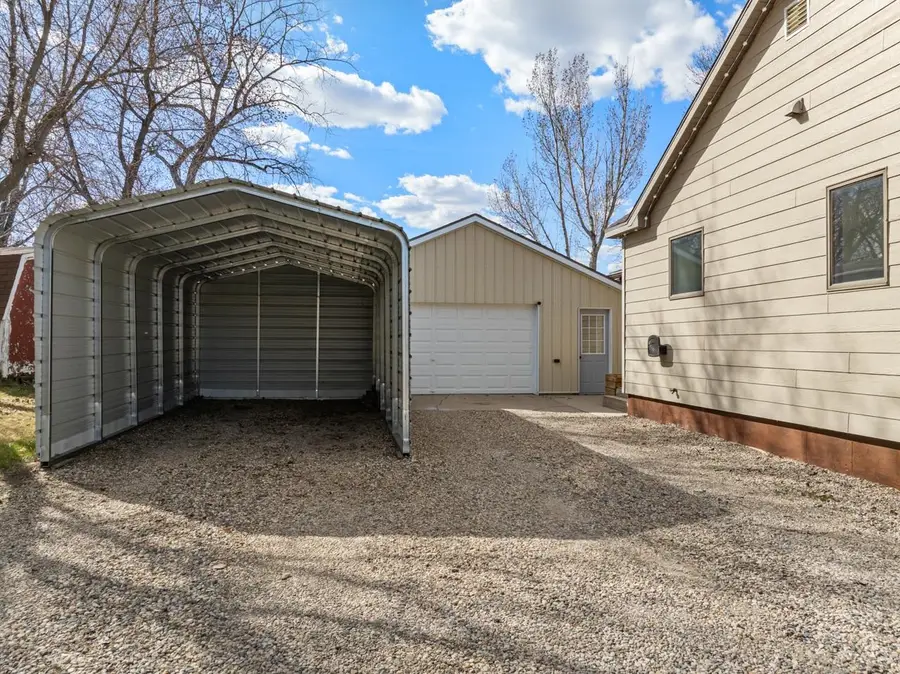 304 owens st, Des Lacs, ND 58733 - #3