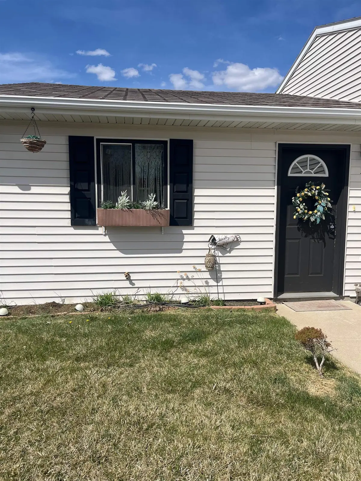 514 NW 27th Ave, Minot, ND 58703 - #1