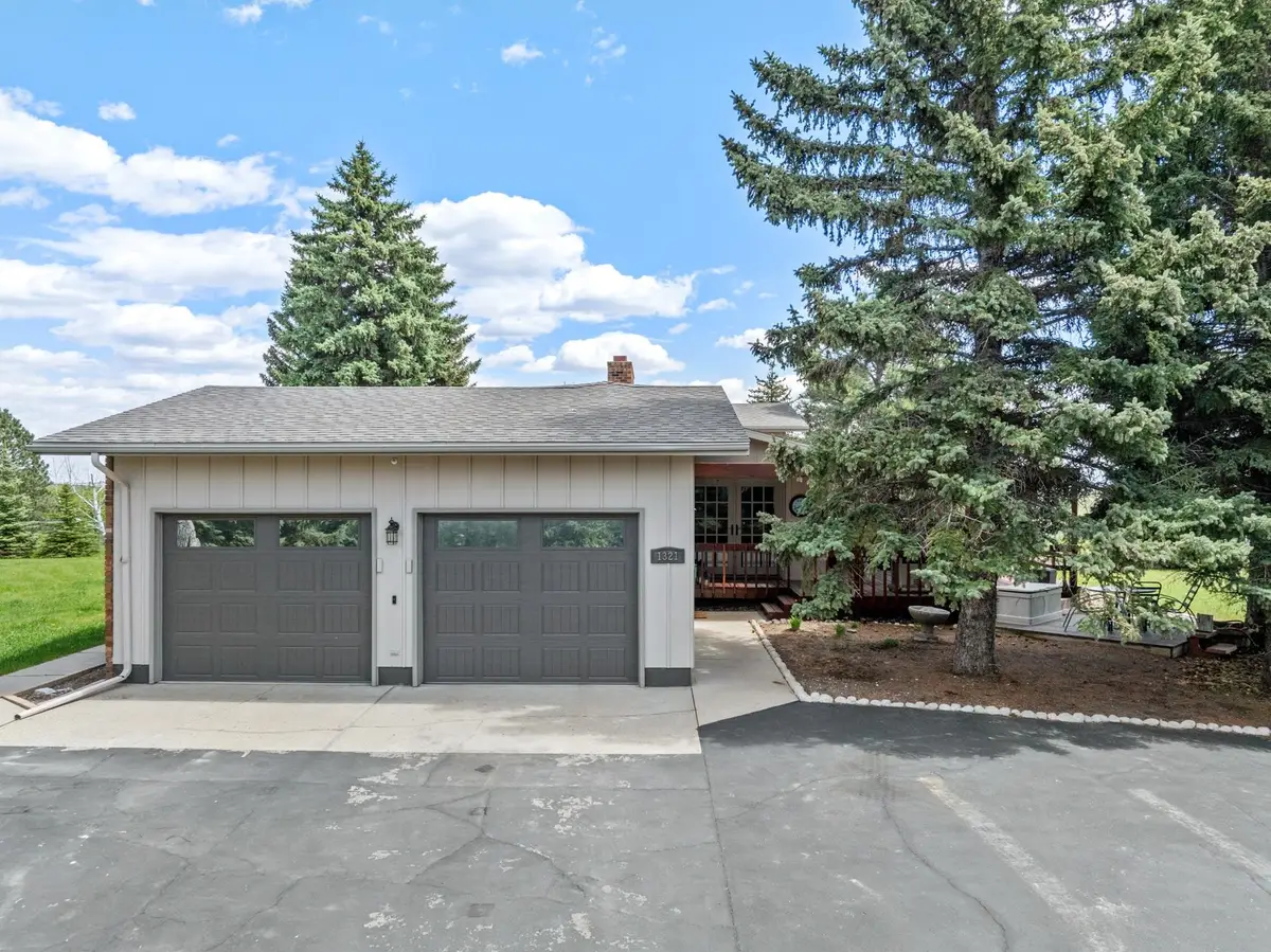 1321 SE 15th St., Minot, ND 58701 - #1