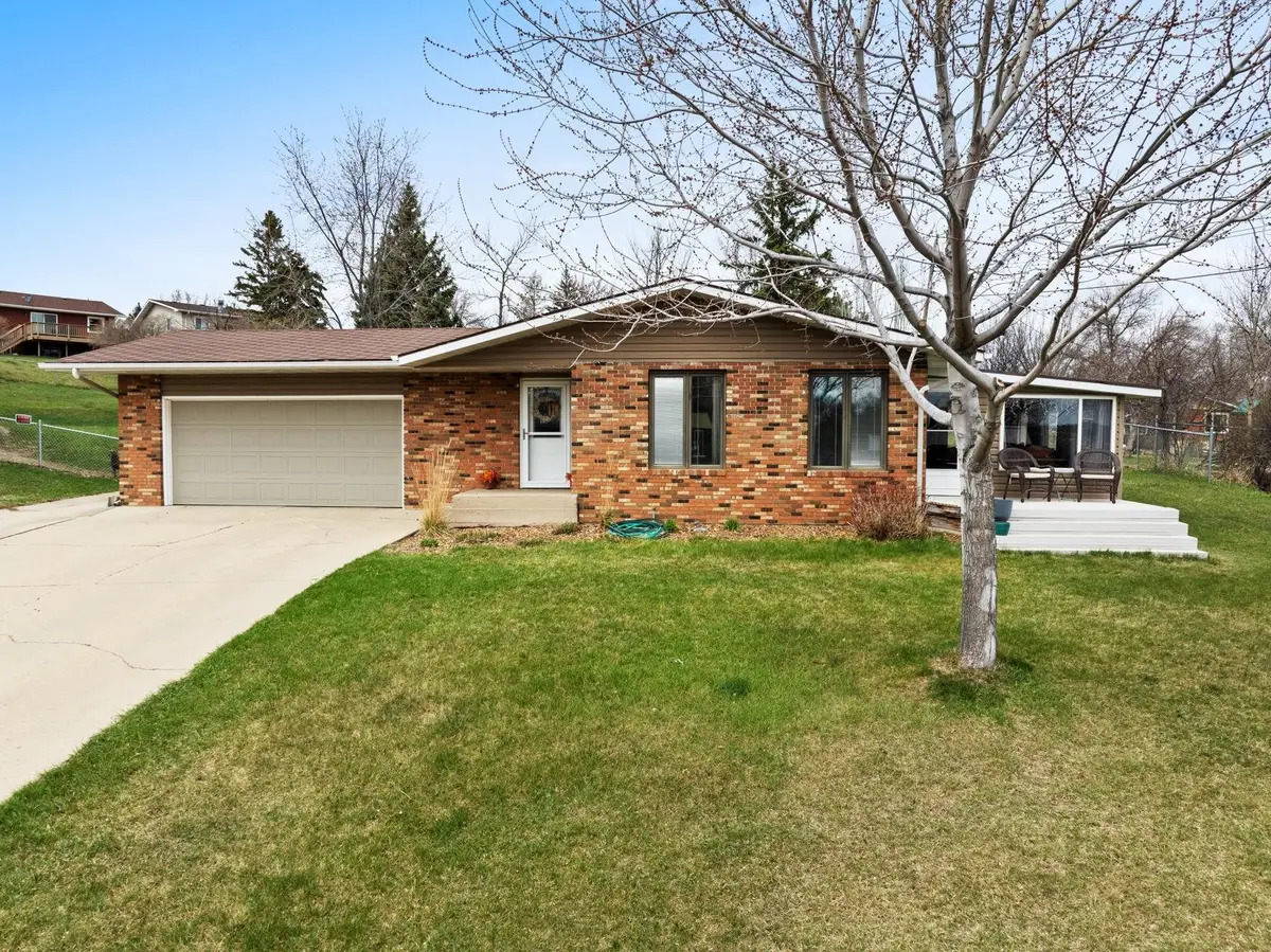 4 NW Debra Ct, Minot, ND 58703 - #1