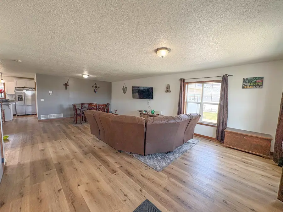 904 3rd St SE, Stanley, ND 58784 - #3