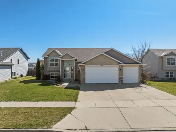 3016 9th St NW, Minot, ND 58703