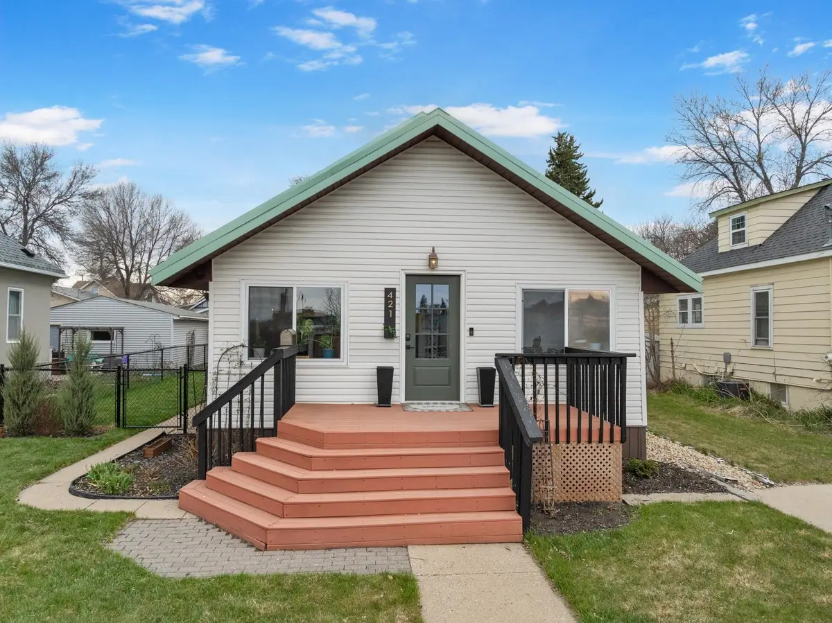 421 2nd St NE, Minot, ND 58703 - #1