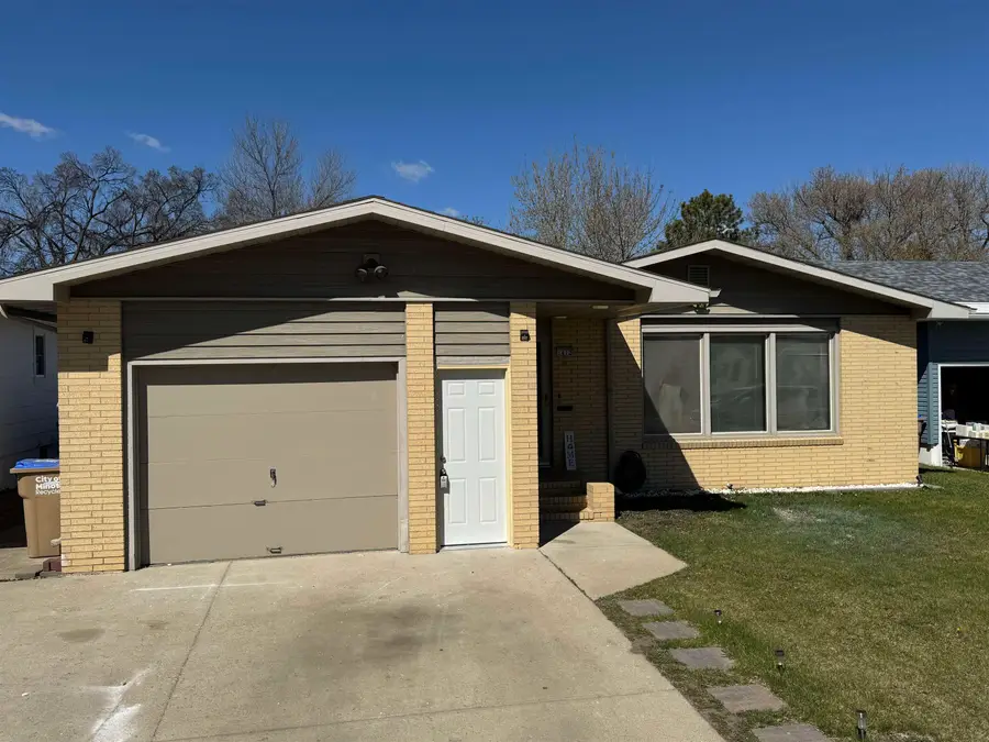 1412 7th St. SW, Minot, ND 58701 - #2