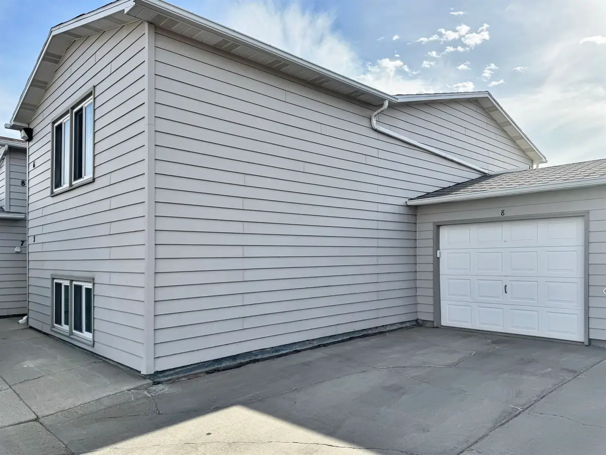606 19th Ave Se Unit #8, Minot, ND 58701 - #1