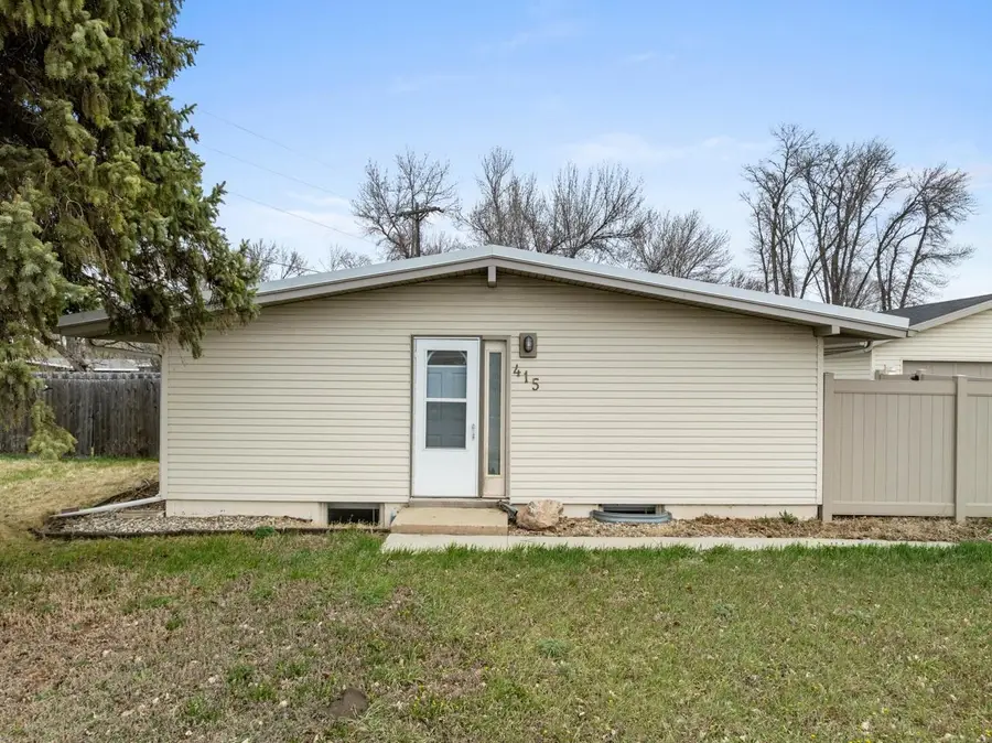 415 16th St. SW, Minot, ND 58701 - #2