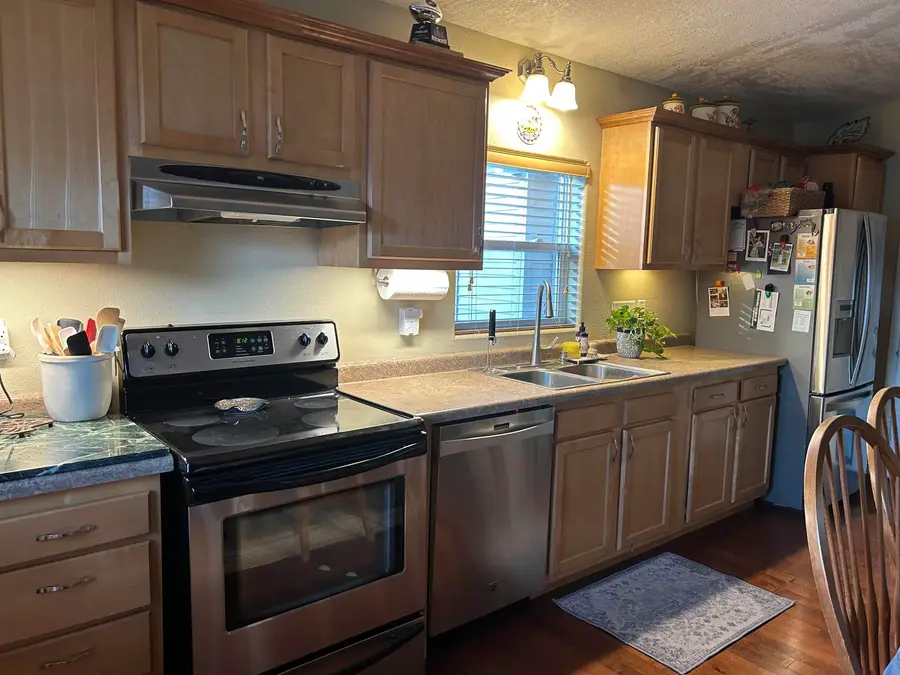 2516 Skyline Drive, Minot, ND 58703 - #2