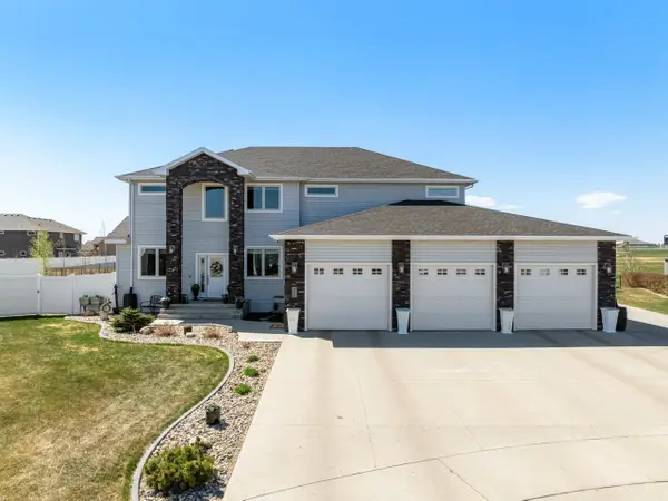 2600 21st ST NW, Minot, ND 58703