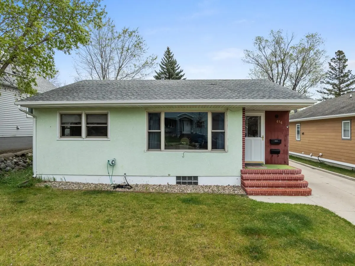 616 23rd St NW, Minot, ND 58703 - #1
