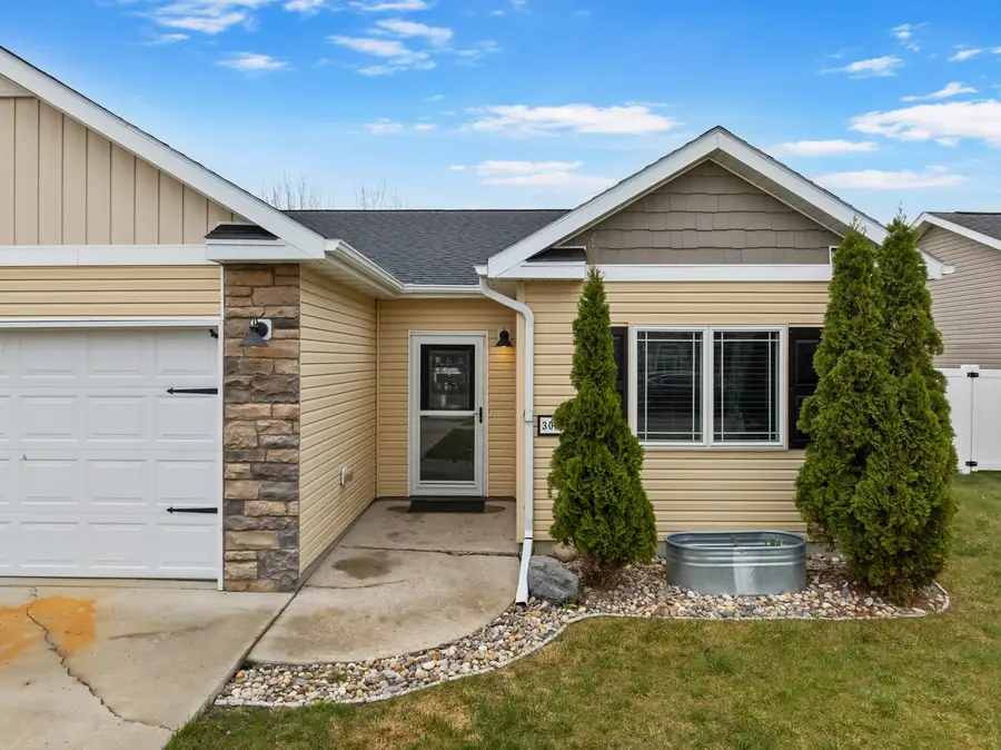 3008 11th St. NW, Minot, ND 58703-0000 - #2