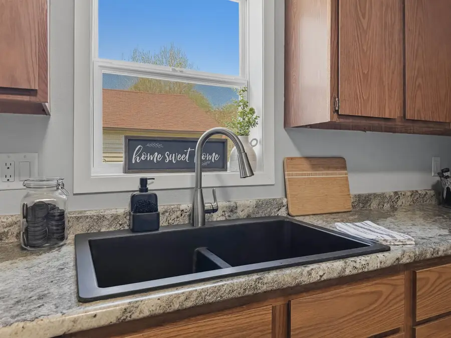 1444 4th St SW, Minot, ND 58701 - #3