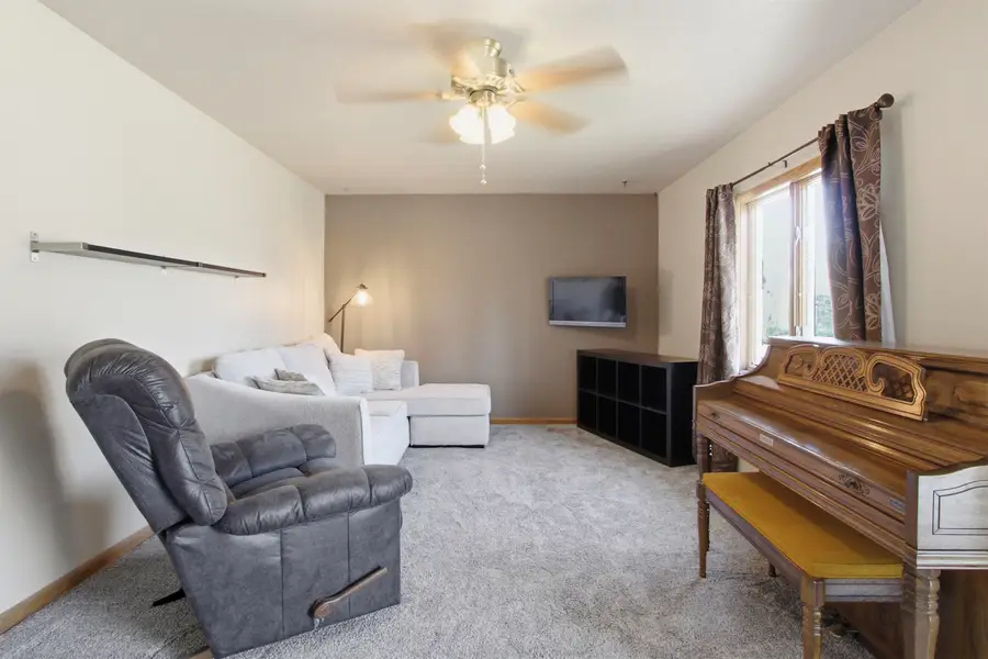 620 13th St NE, Minot, ND 58703 - #3
