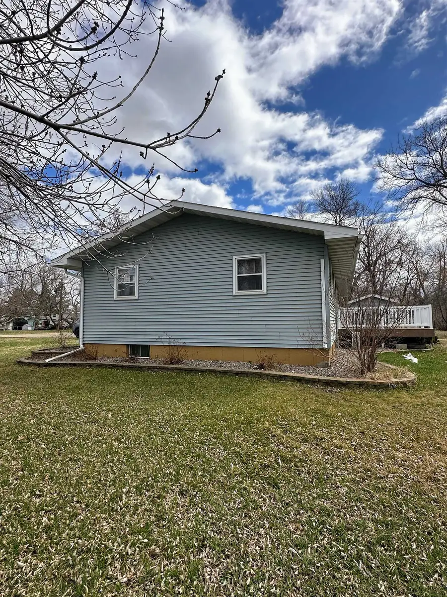 306 4th St SW, Granville, ND 58741 - #3