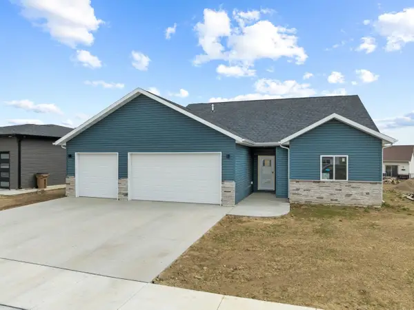 2708 21st St NW, Minot, ND 58703