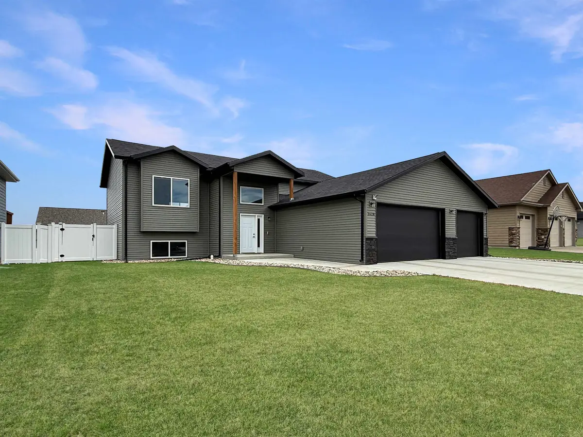 2628 18th Street NW, Minot, ND 58703 - #1