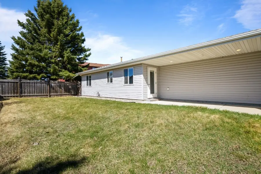 1505 17 1/2 Ave SW, Minot, ND 58701-6214 - #2