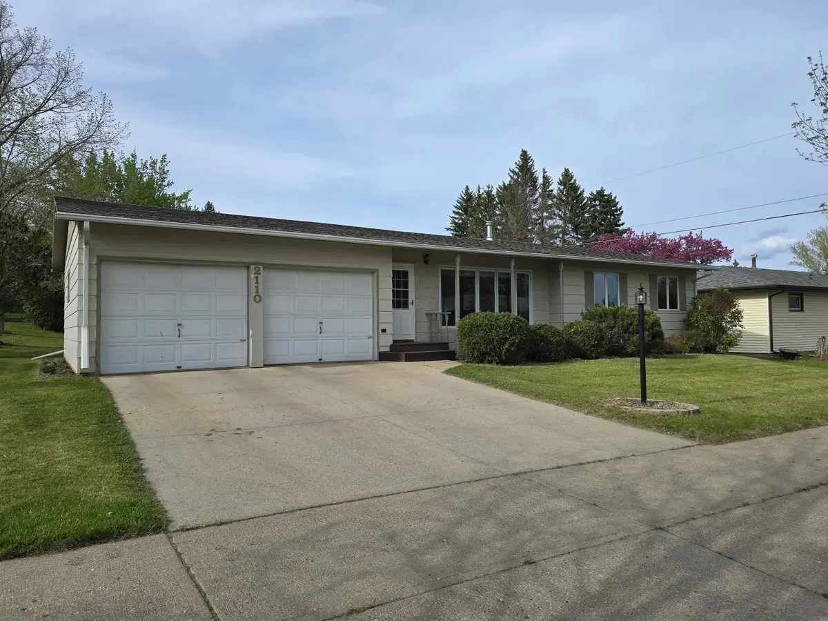 2110 7th Ave NW, Minot, ND 58703-4512 - #1