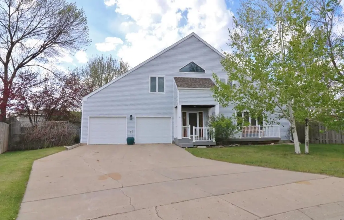 1608 13th St. SW, Minot, ND 58701 - #1