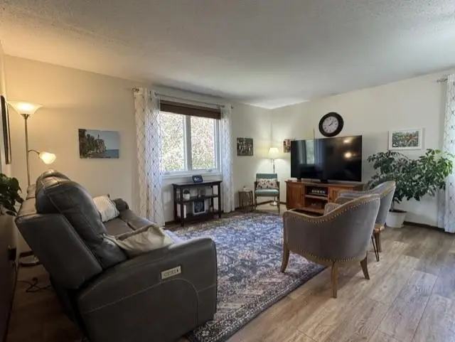 1417 Sunset Blvd, Minot, ND 58703 - #3