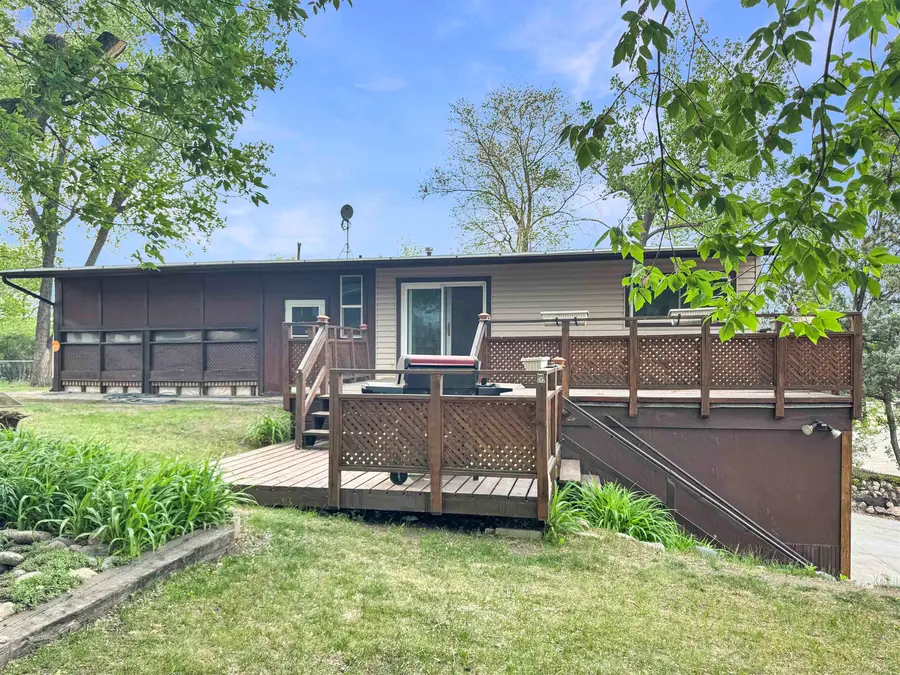 408 6th St Sw, Minot, ND 58701 - #2