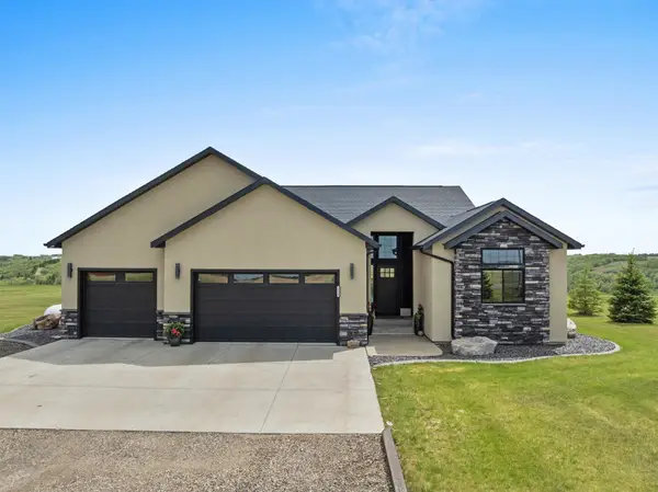3624 Grayson Drive, Burlington, ND 58722