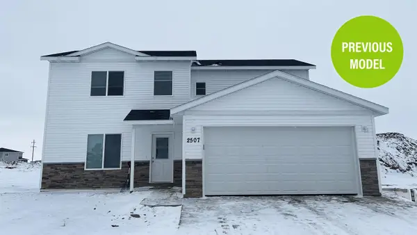 2212 23rd Ave NW, Minot, ND 58703
