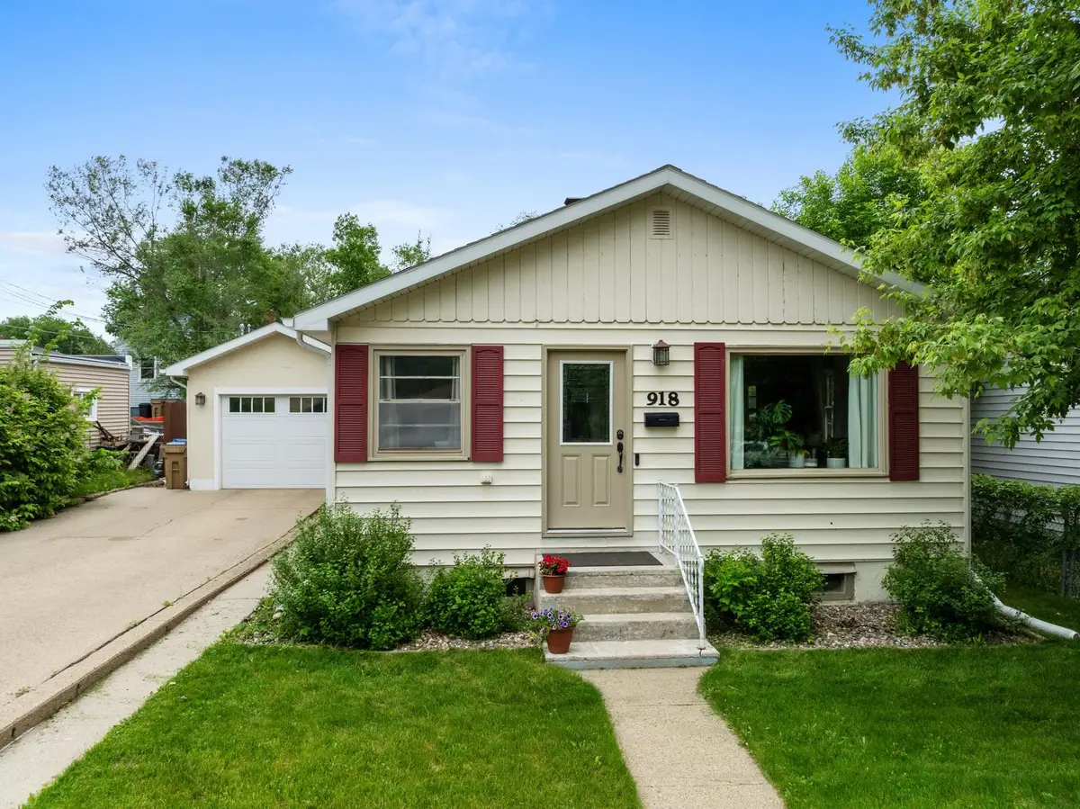 918 6TH ST NE, Minot, ND 58703 - #1