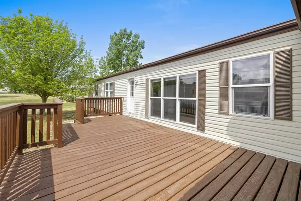 406 31st Ave SE, Minot, ND 58701