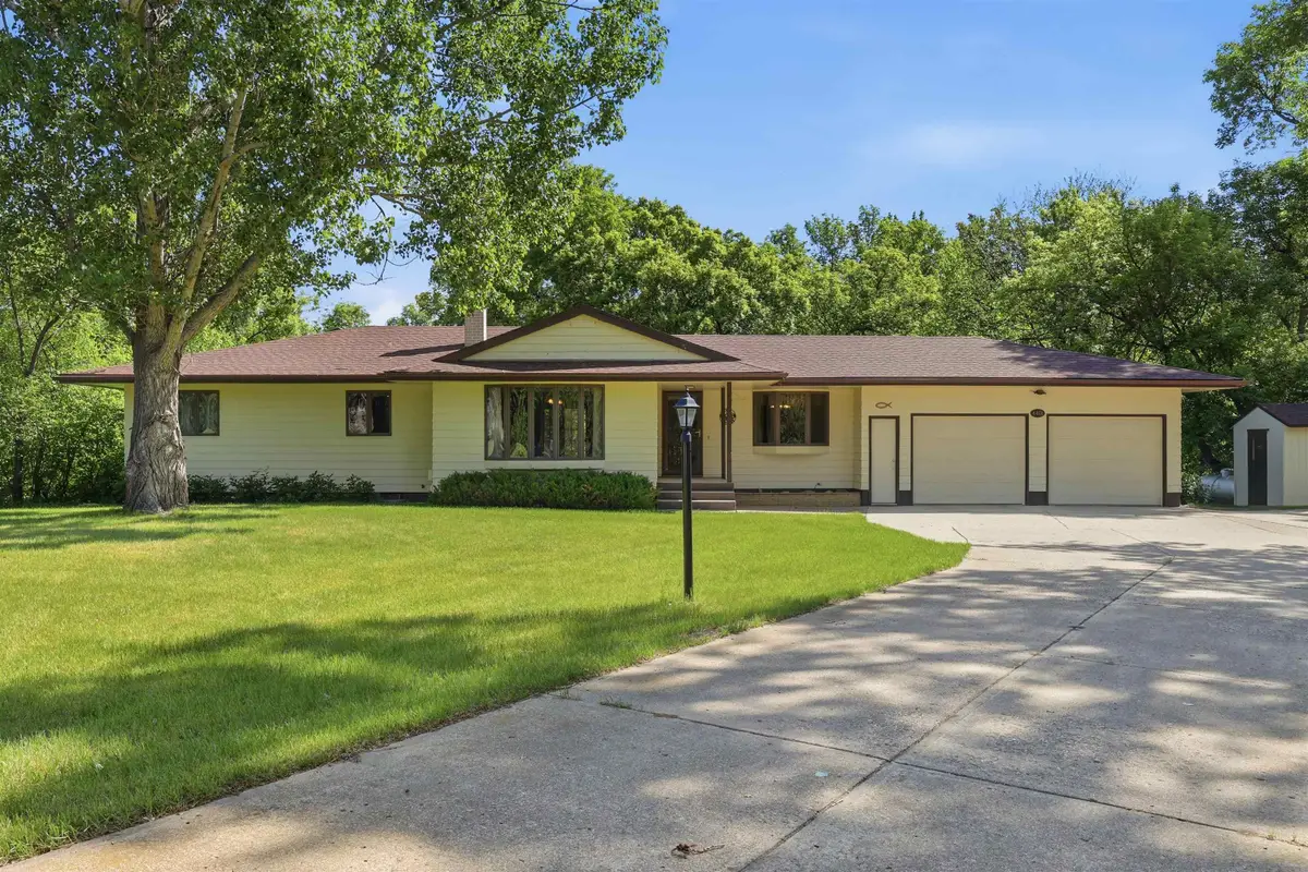 4401 37th St. SE, Minot, ND 58701 - #1