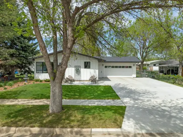 1010 18 1/2 Ave SW, Minot, ND 58701