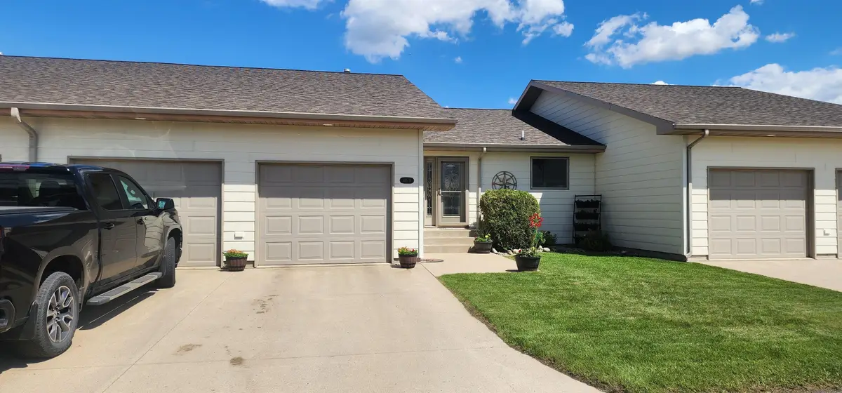 615 34th Ave SW, Minot, ND 58701 - #1