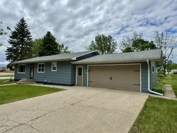 720 S Main St, Stanley, ND 58784