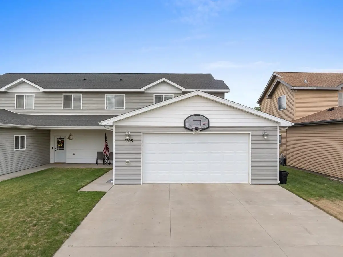 1708 23rd Ave NW, Minot, ND 58703 - #1