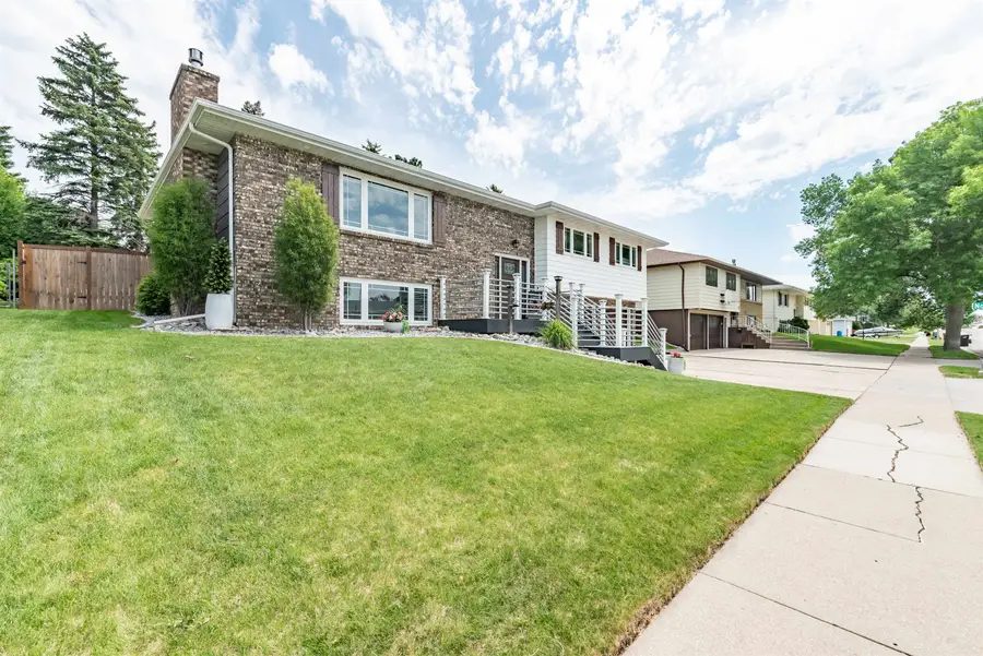 2031 8th Street N, Bismarck, ND 58501 - #3
