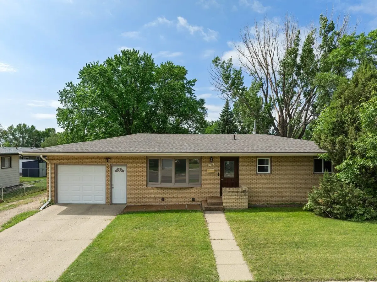 411 16th Ave SW, Minot, ND 58701 - #1