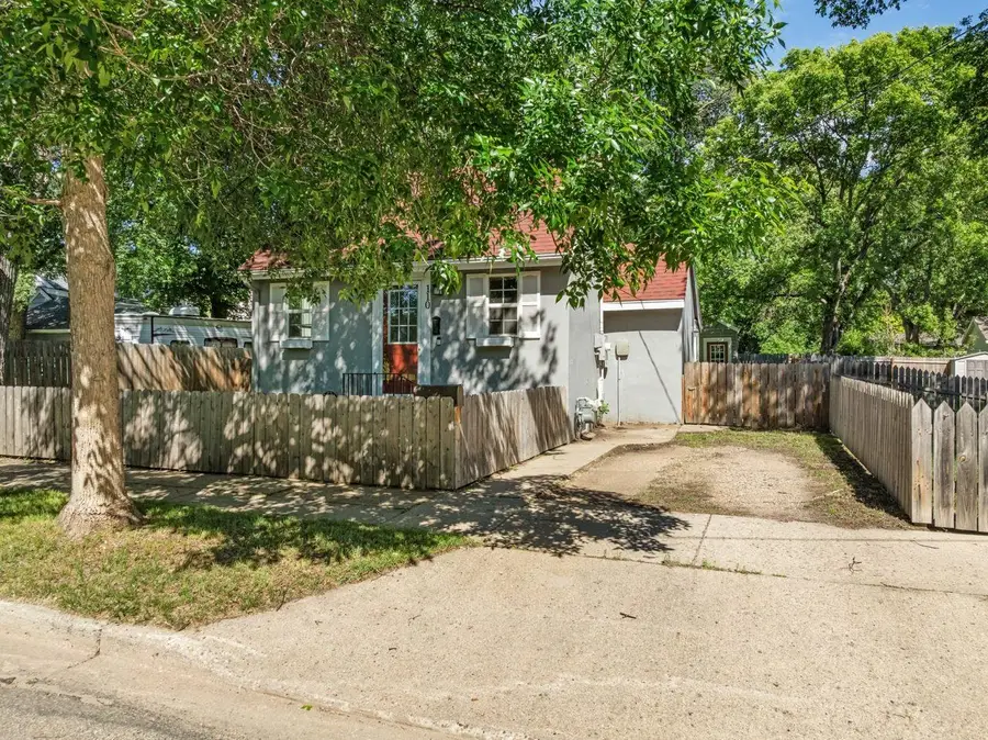 110 10th Street NW, Minot, ND 58703 - #2