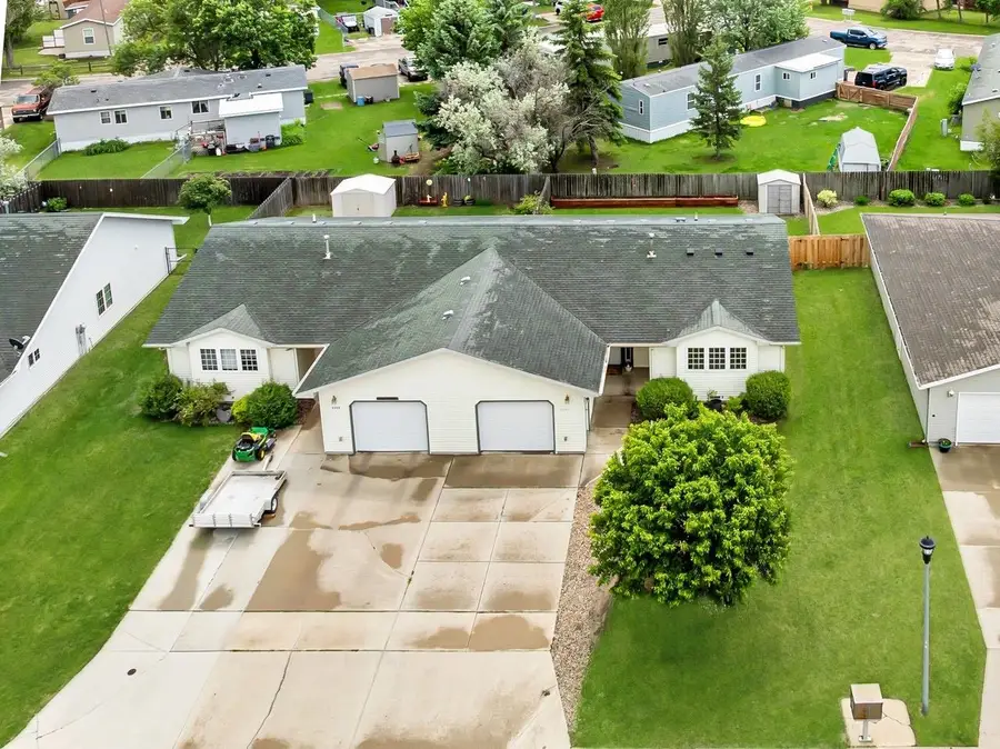 1111 34th Ave SW, Minot, ND 58701 - #3