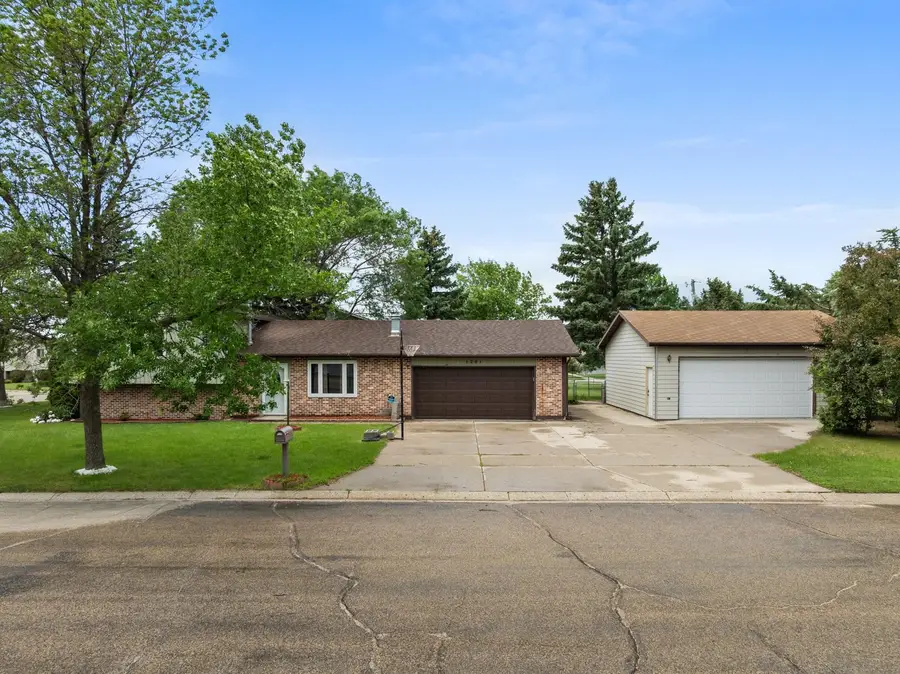 1201 25th PL NW, Minot, ND 58703 - #2