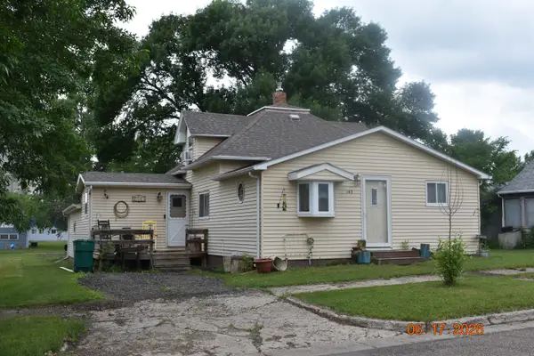 145 2nd St SE, Garrison, ND 58540
