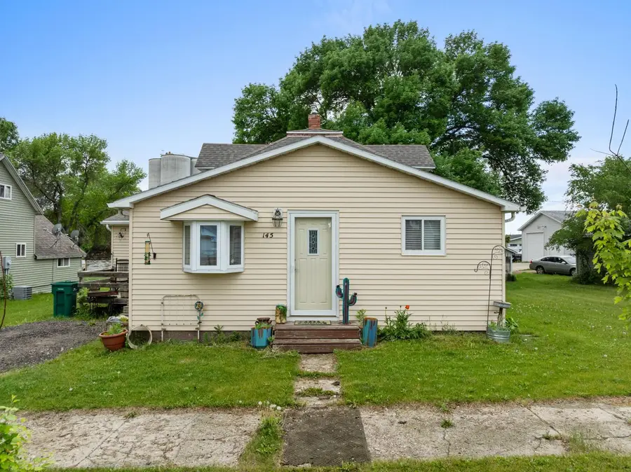 145 2nd St SE, Garrison, ND 58540 - #2