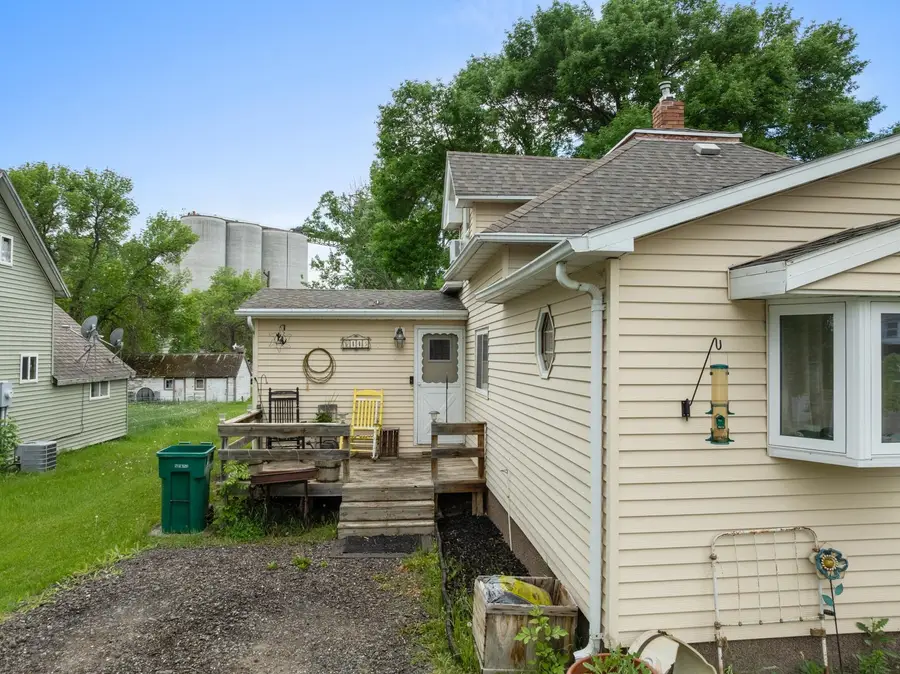 145 2nd St SE, Garrison, ND 58540 - #3