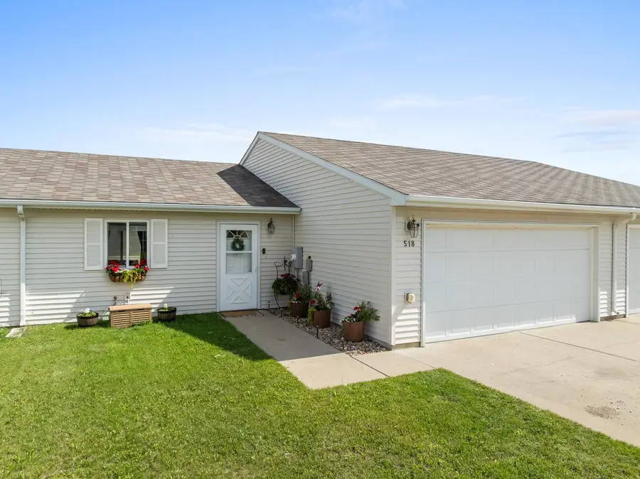 518 27th Ave NW, Minot, ND 58703 - #3