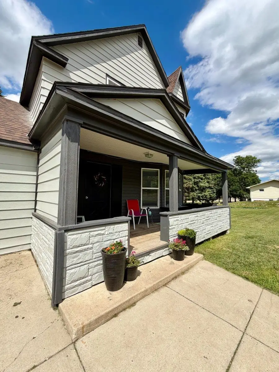 202 Prospect Ave, Velva, ND 58790 - #2