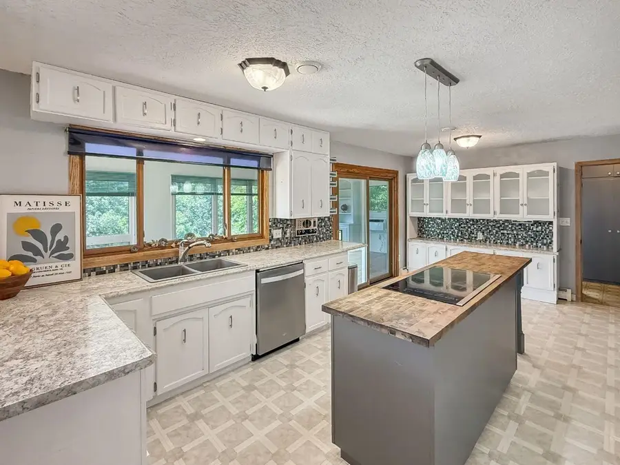 2021 IDA MAE CT, Minot, ND 58703-1619 - #3